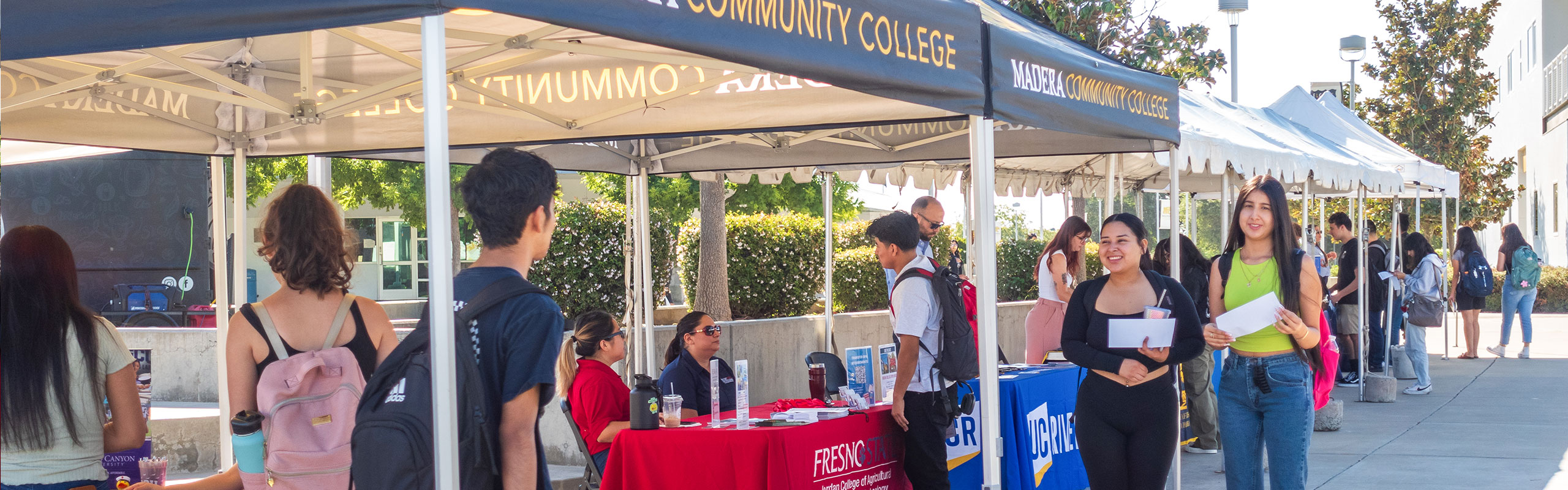 Students on transfer day event 